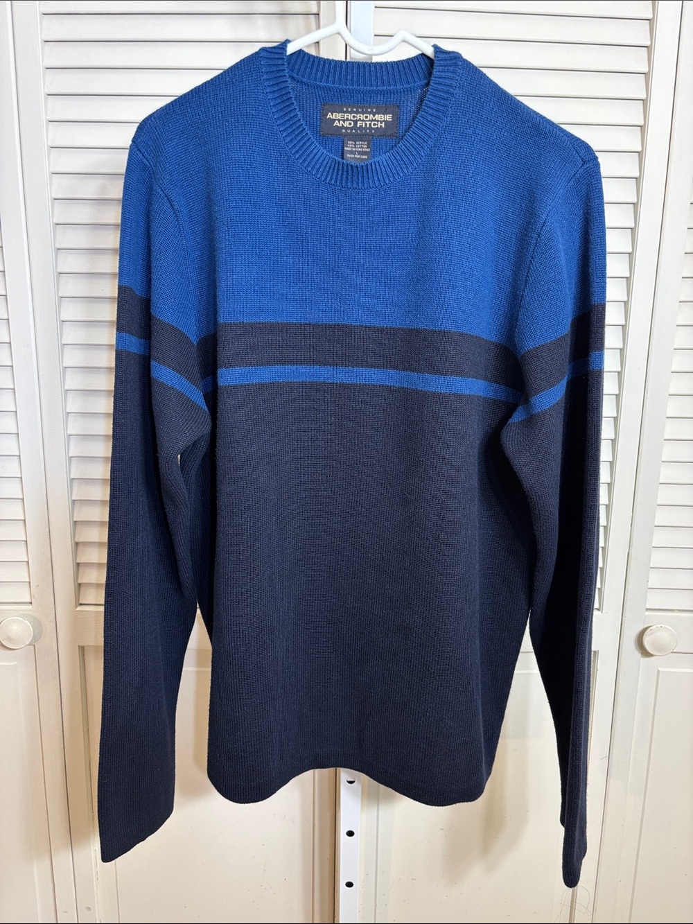 Vintage Abercrombie & Fitch Men’s Royal Blue and Navy Crewneck Sweater Large